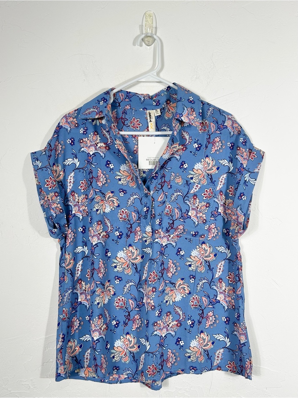 NWT Lara Blue Paisley Floral Short Sleeve Button Up Blouse Shirt Size M